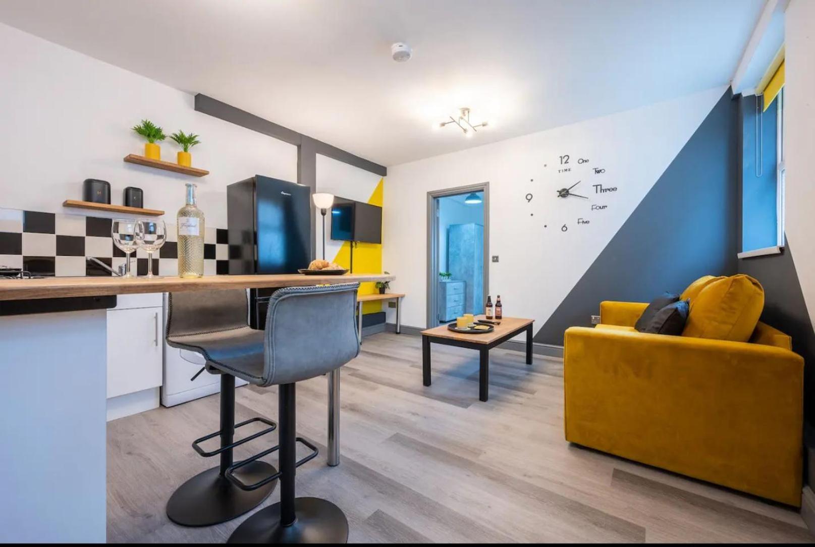 Stunning One Bedroom Apartments Near Shops & Central Cardiff Dış mekan fotoğraf