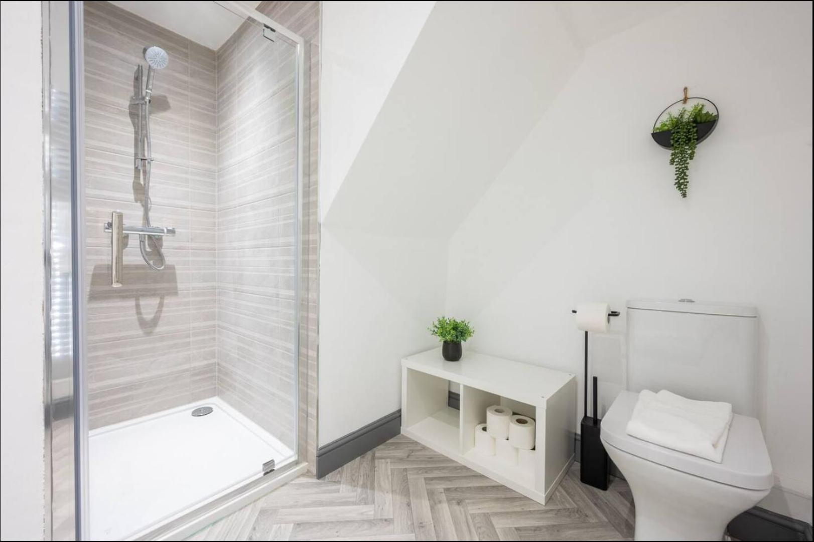 Stunning One Bedroom Apartments Near Shops & Central Cardiff Dış mekan fotoğraf